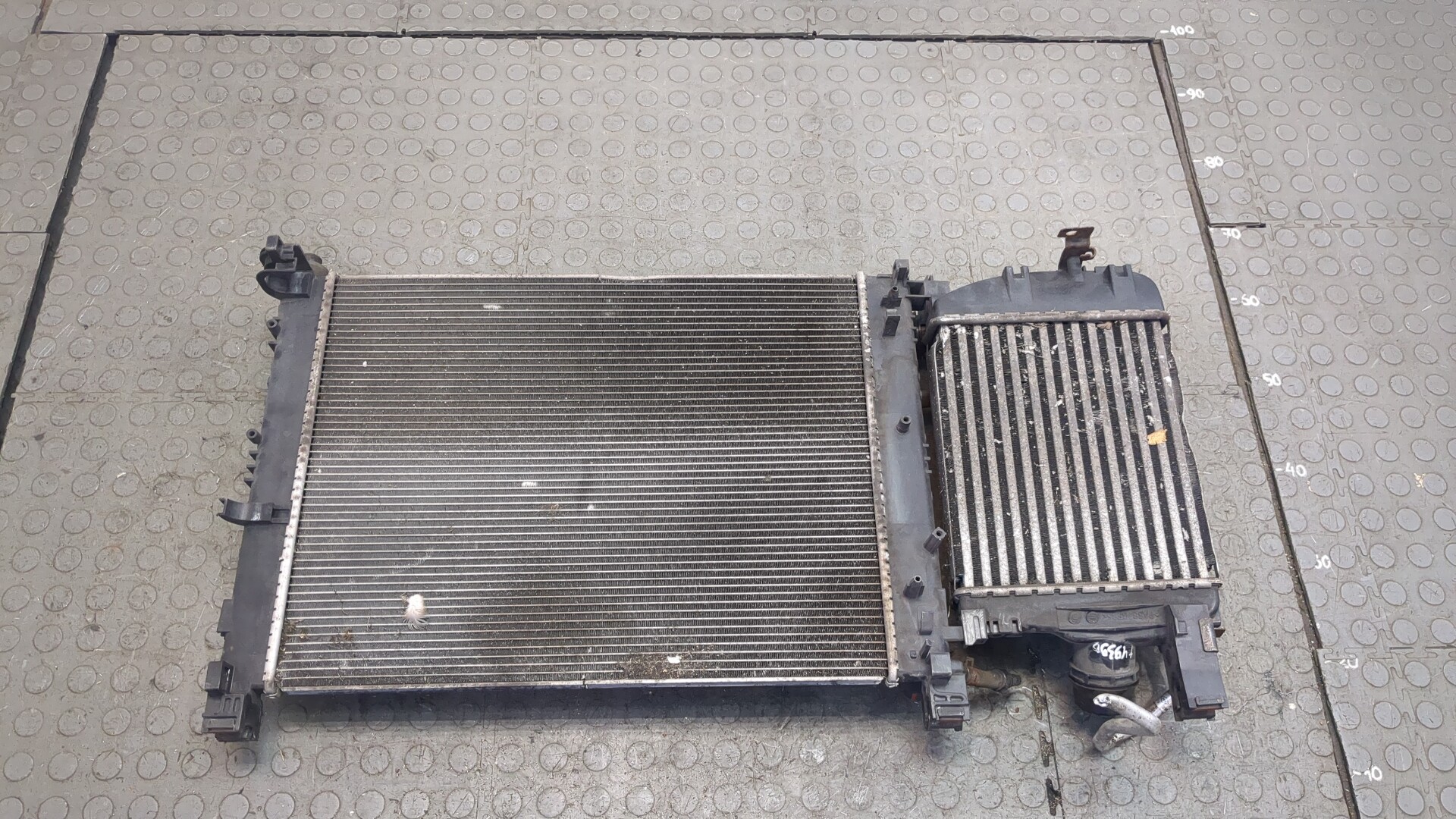 Радиатор охлаждения двигателя основной