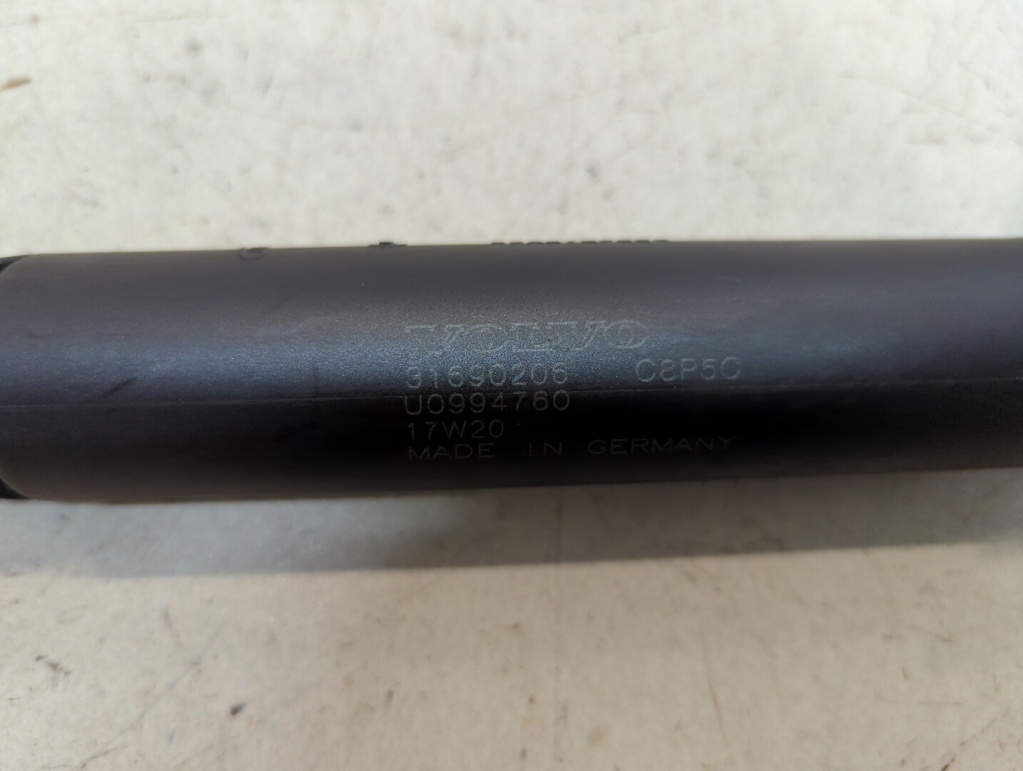 Амортизатор крышки багажника