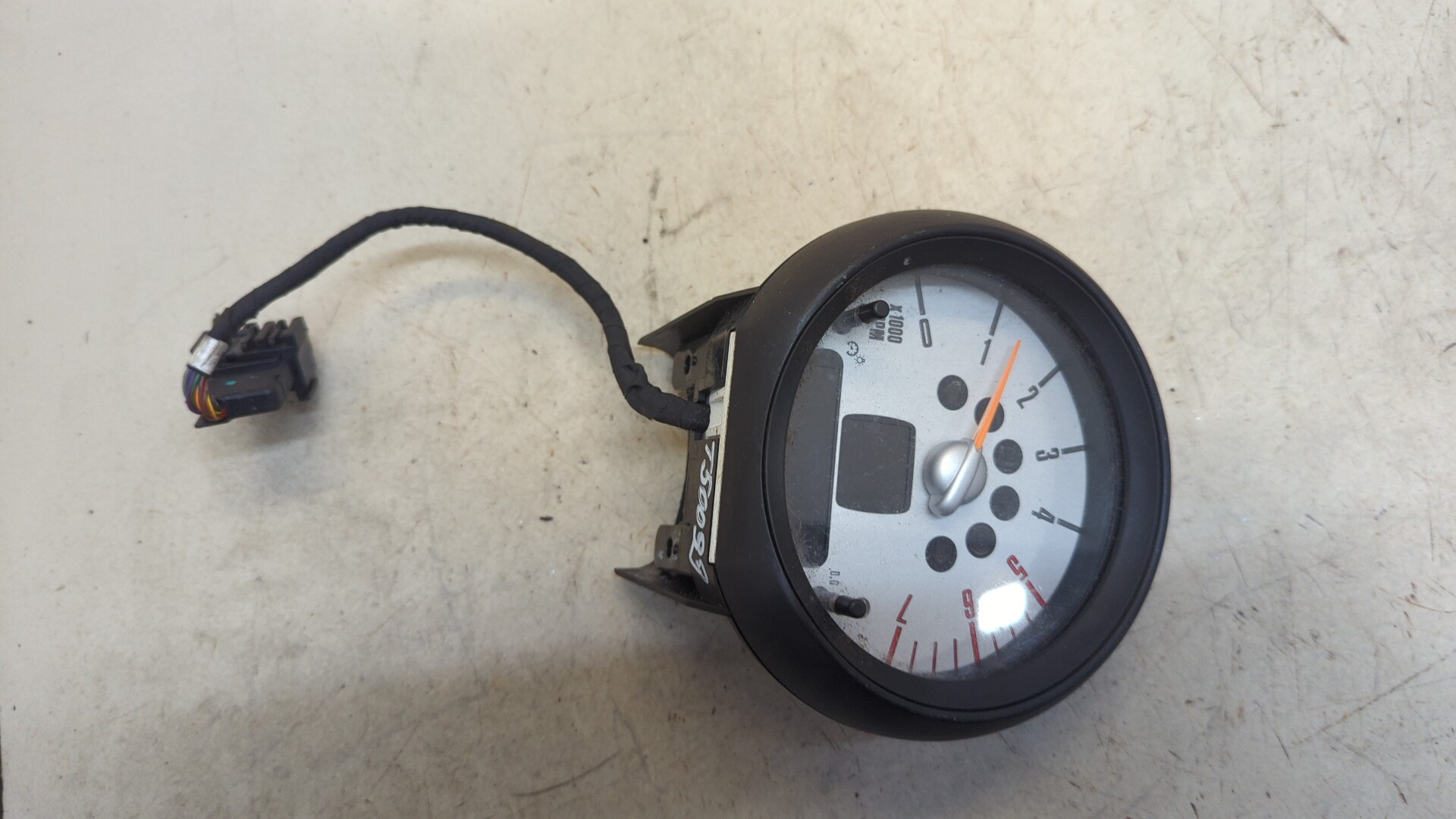 Панель приборов