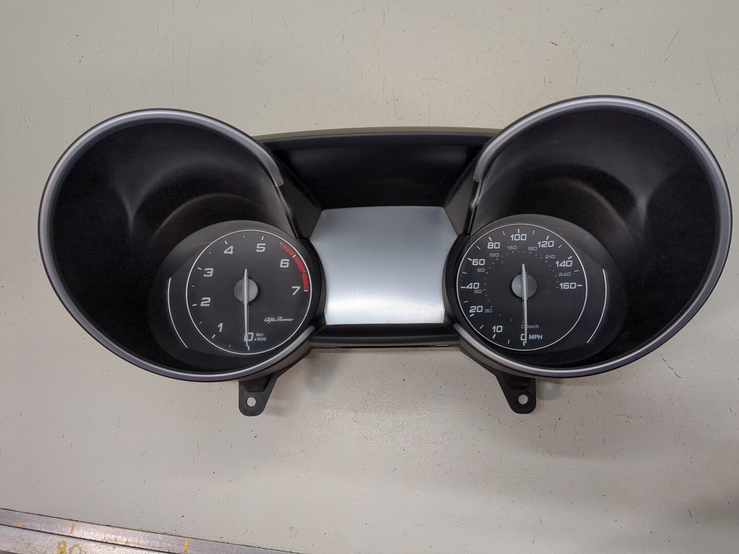 Панель приборов