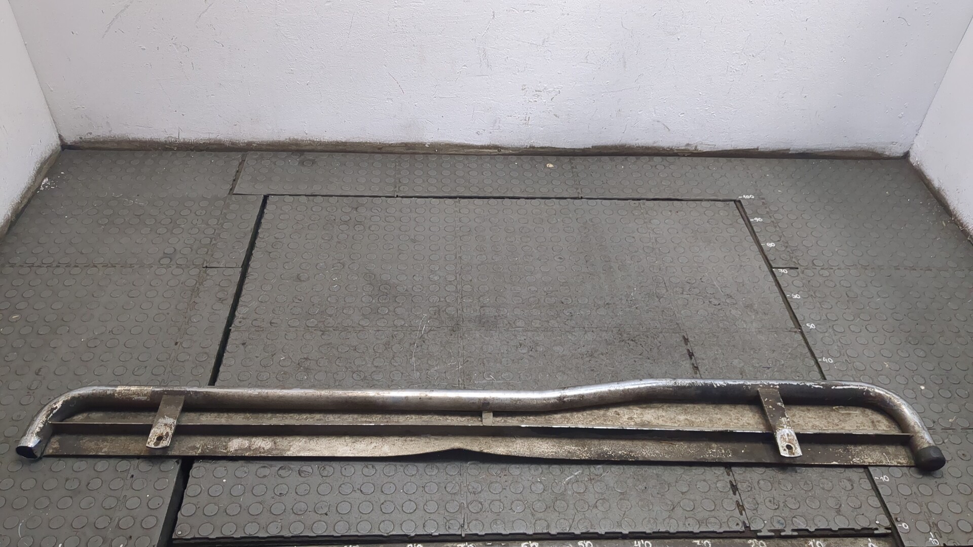 Подножка левая