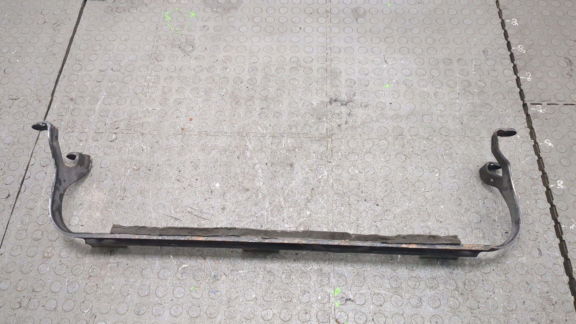 Балка подрадиаторная