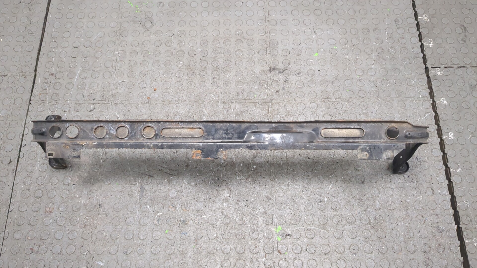 Балка подрадиаторная