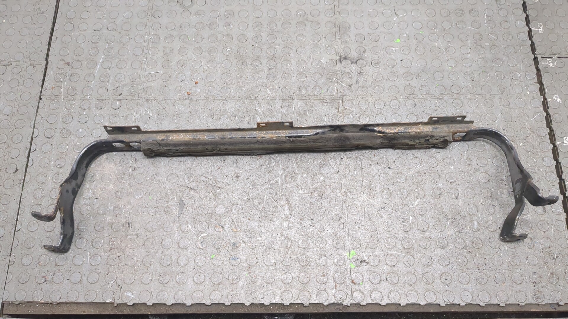 Балка подрадиаторная