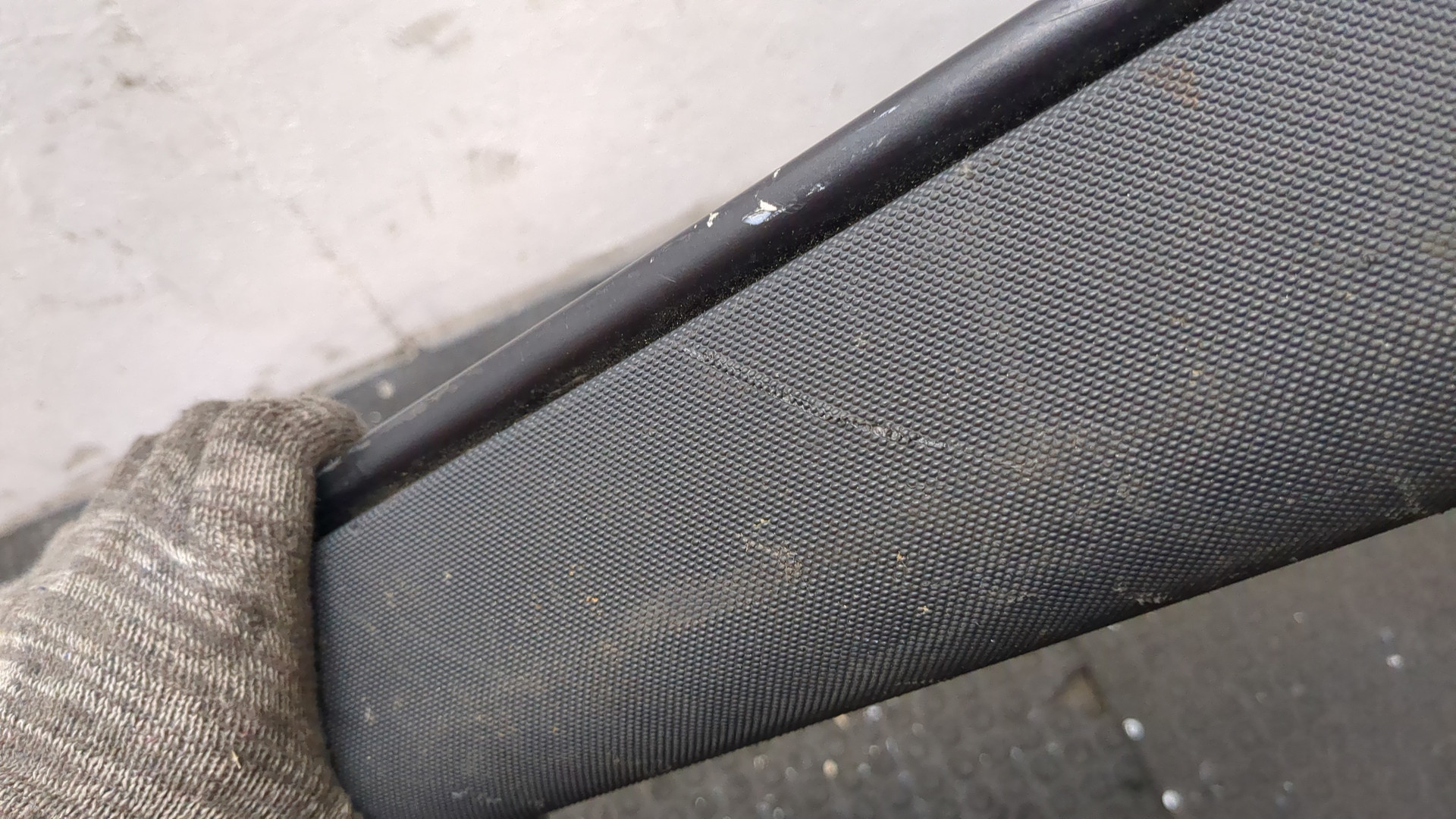 Шторка багажника