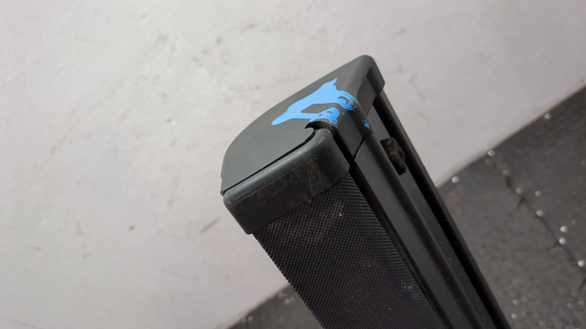 Шторка багажника