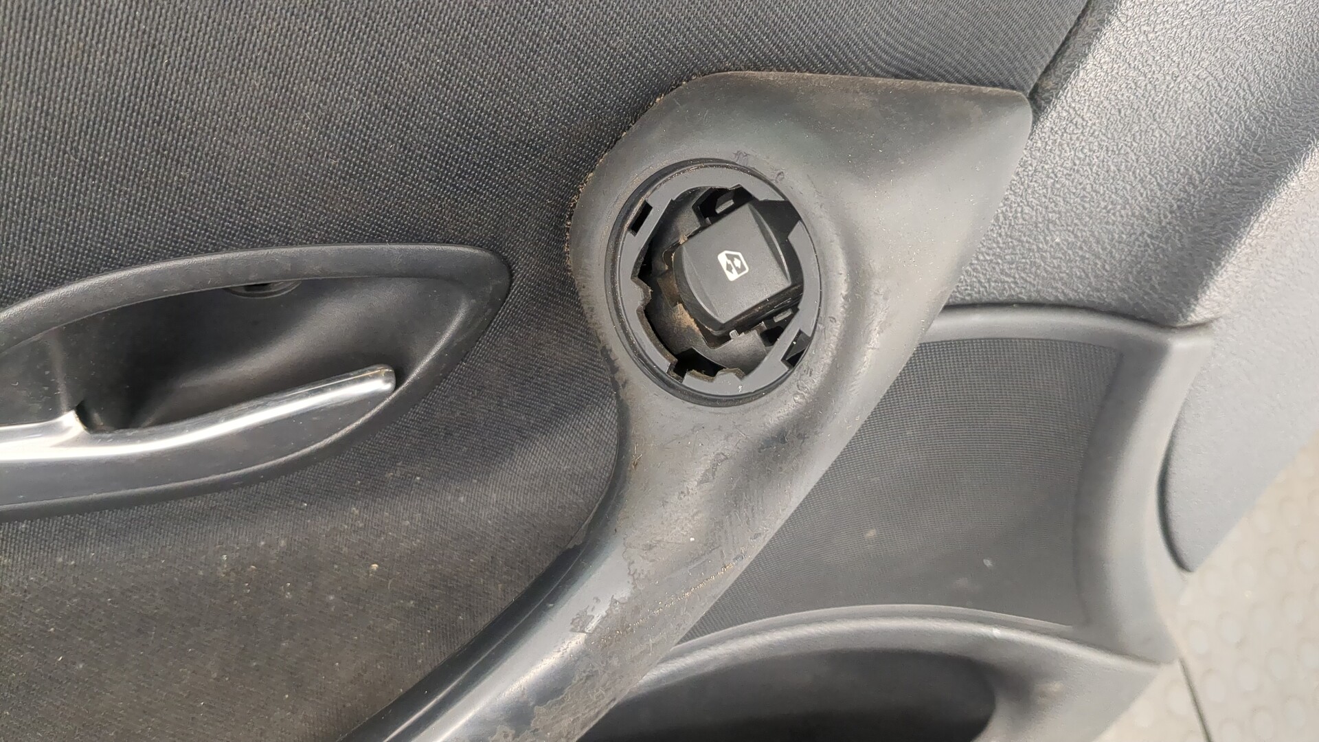 Дверь передняя левая