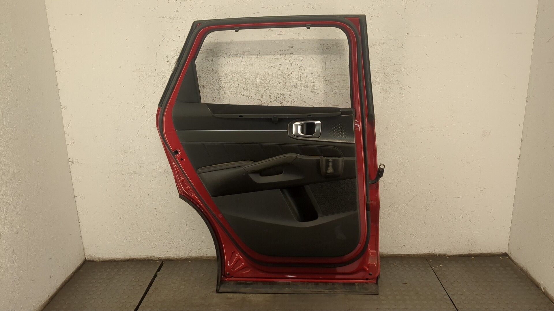 Дверь задняя левая