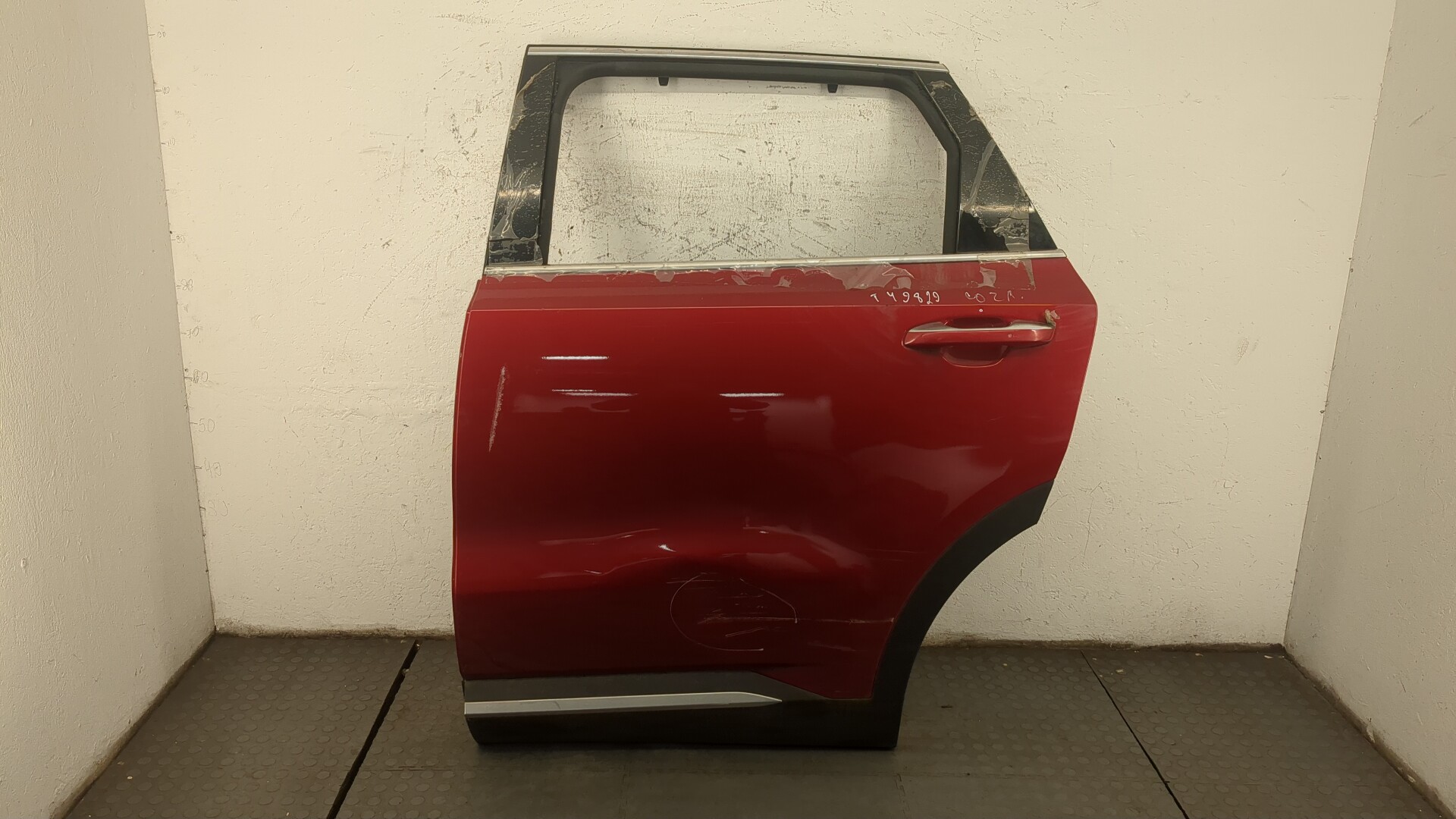 Дверь задняя левая