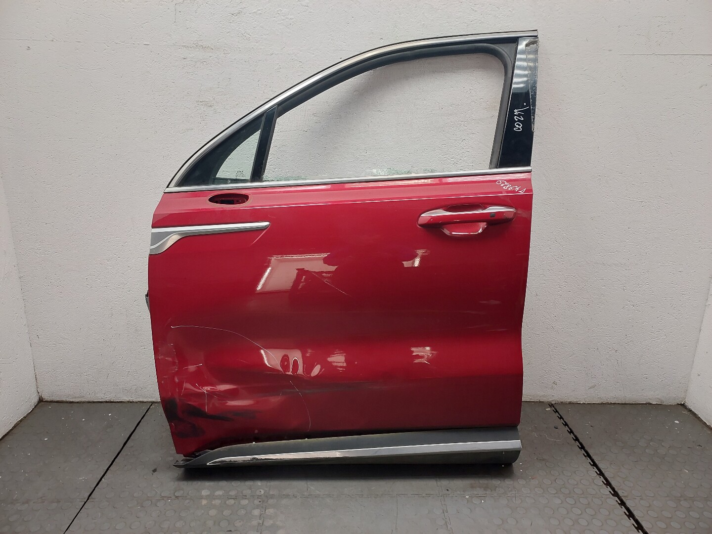 Дверь передняя левая