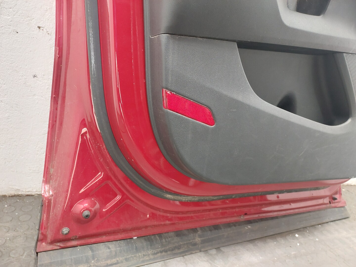 Дверь передняя левая