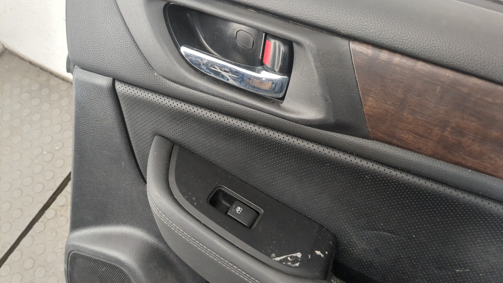 Дверь задняя правая