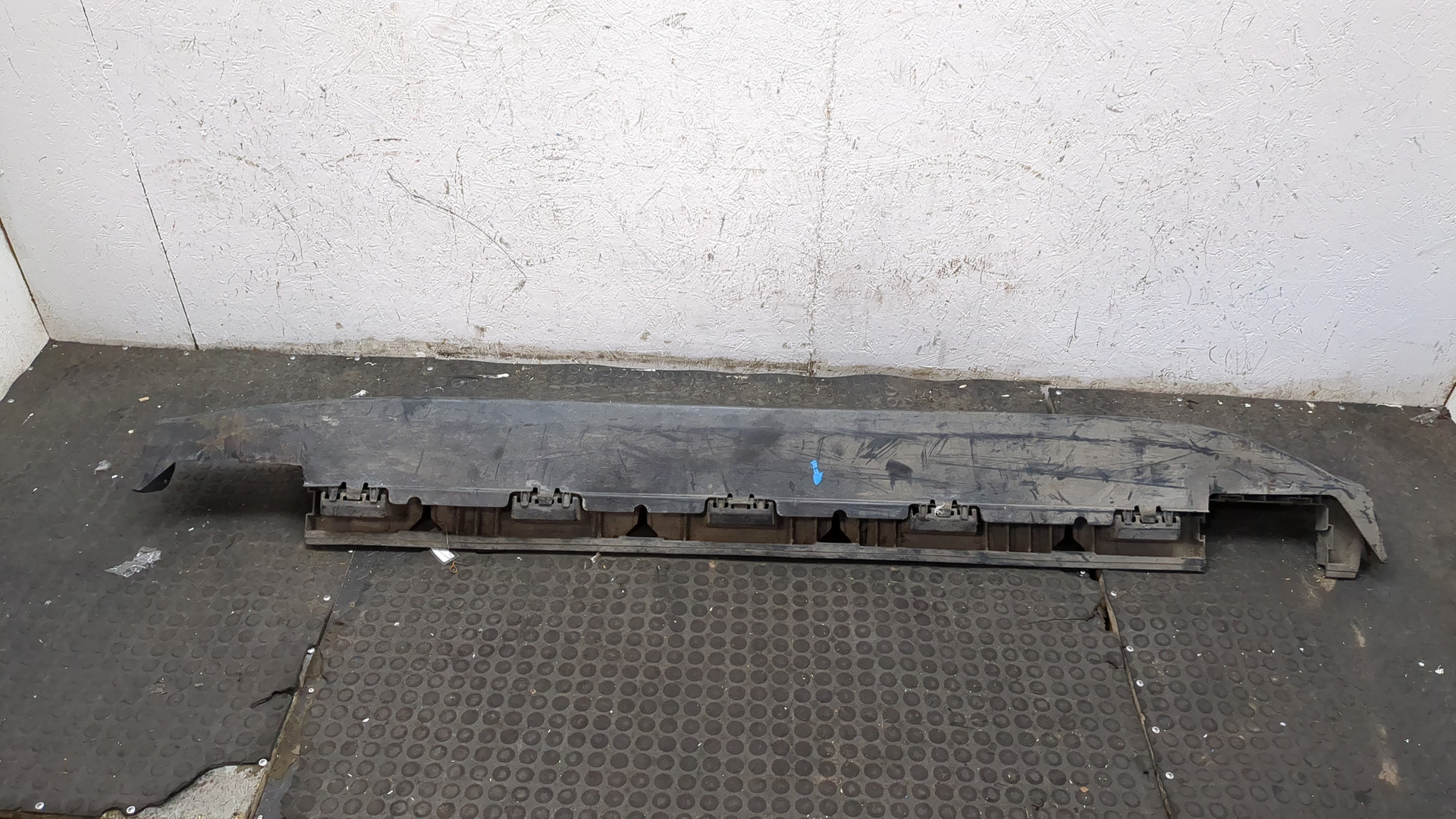 Подножка левая