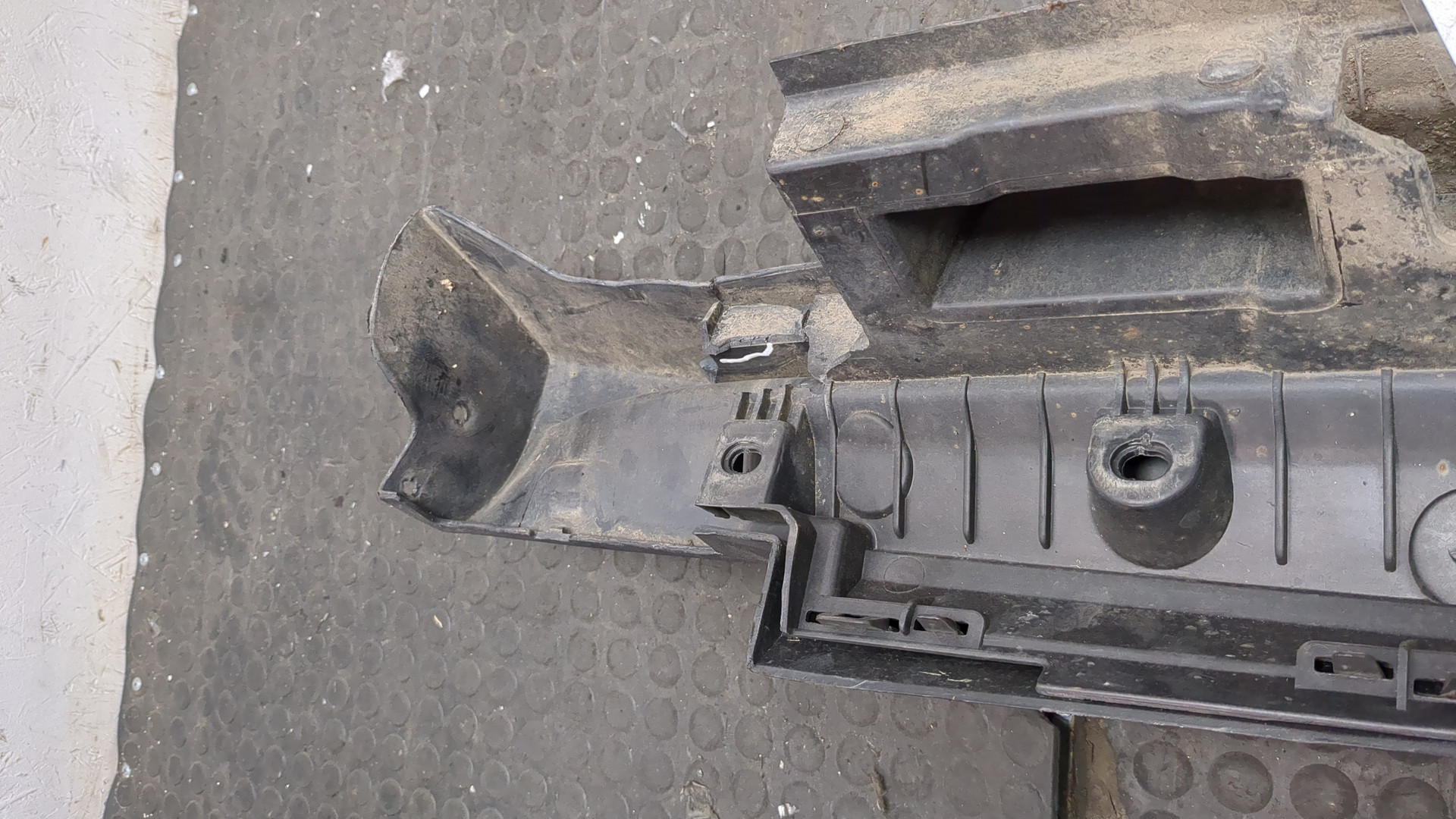 Подножка левая