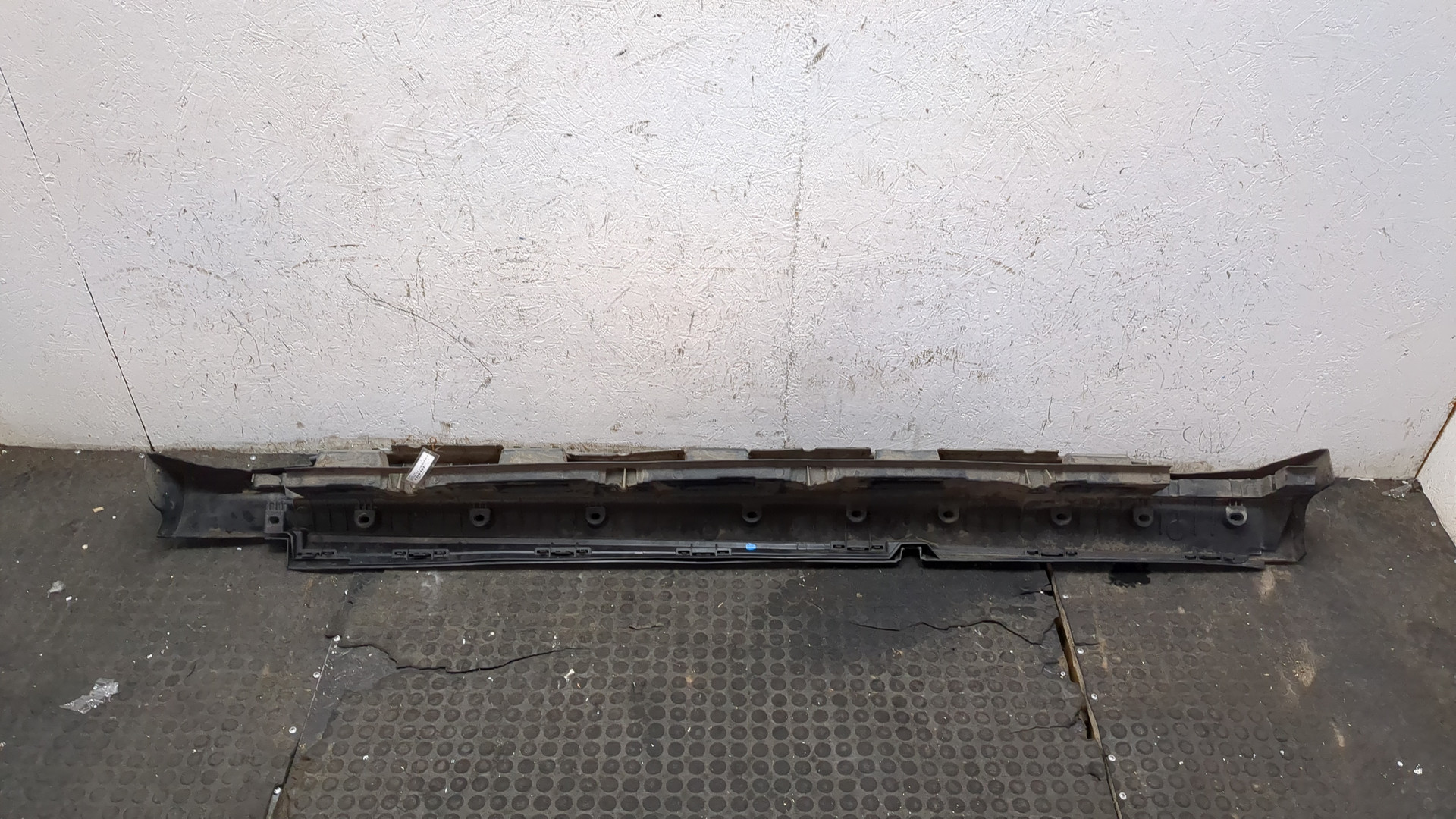 Подножка левая