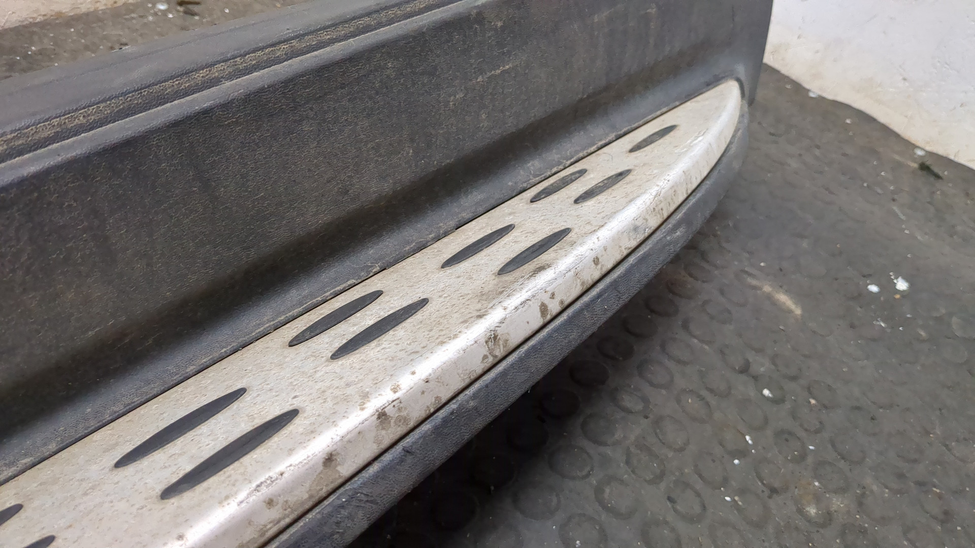 Подножка левая