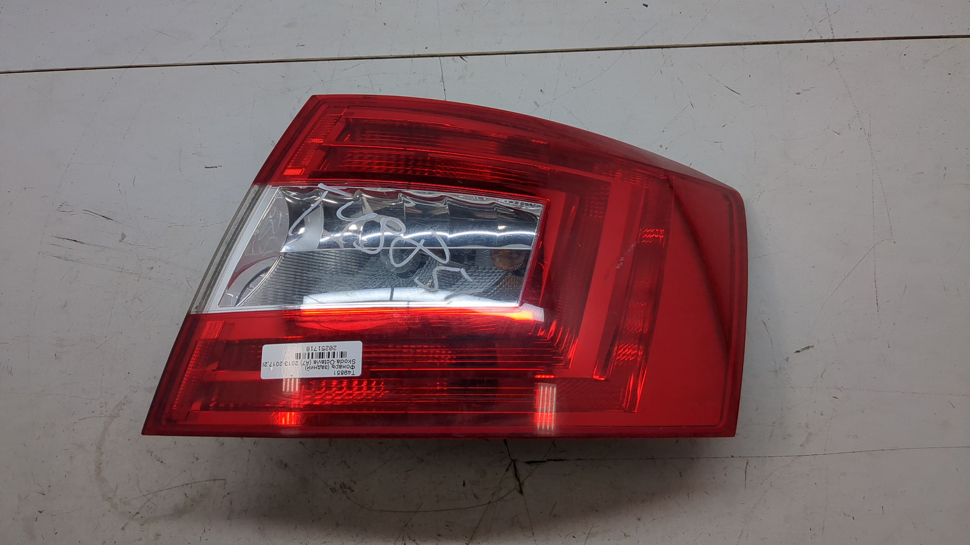 Фонарь задний правый