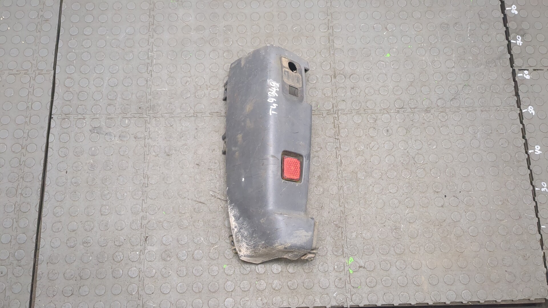 Накладка заднего бампера левая