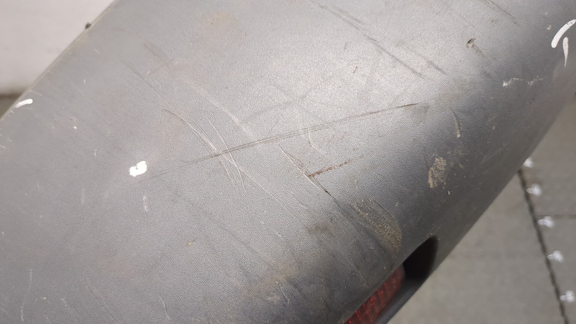 Накладка заднего бампера левая