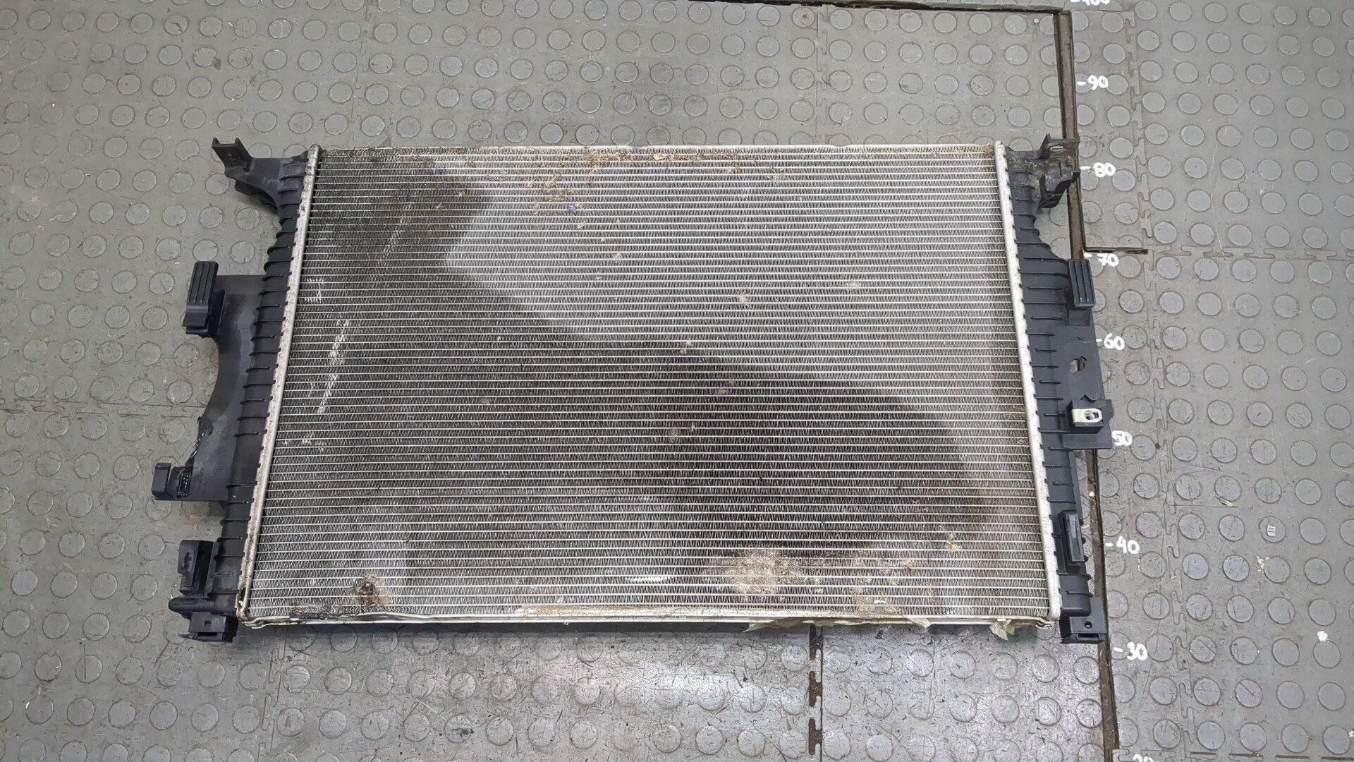 Радиатор охлаждения двигателя основной