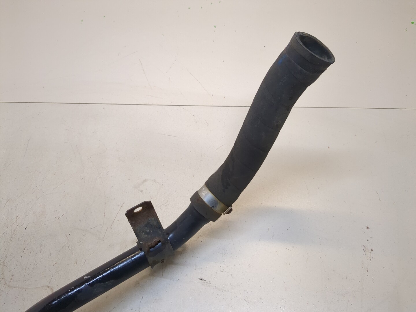 Горловина топливного бака