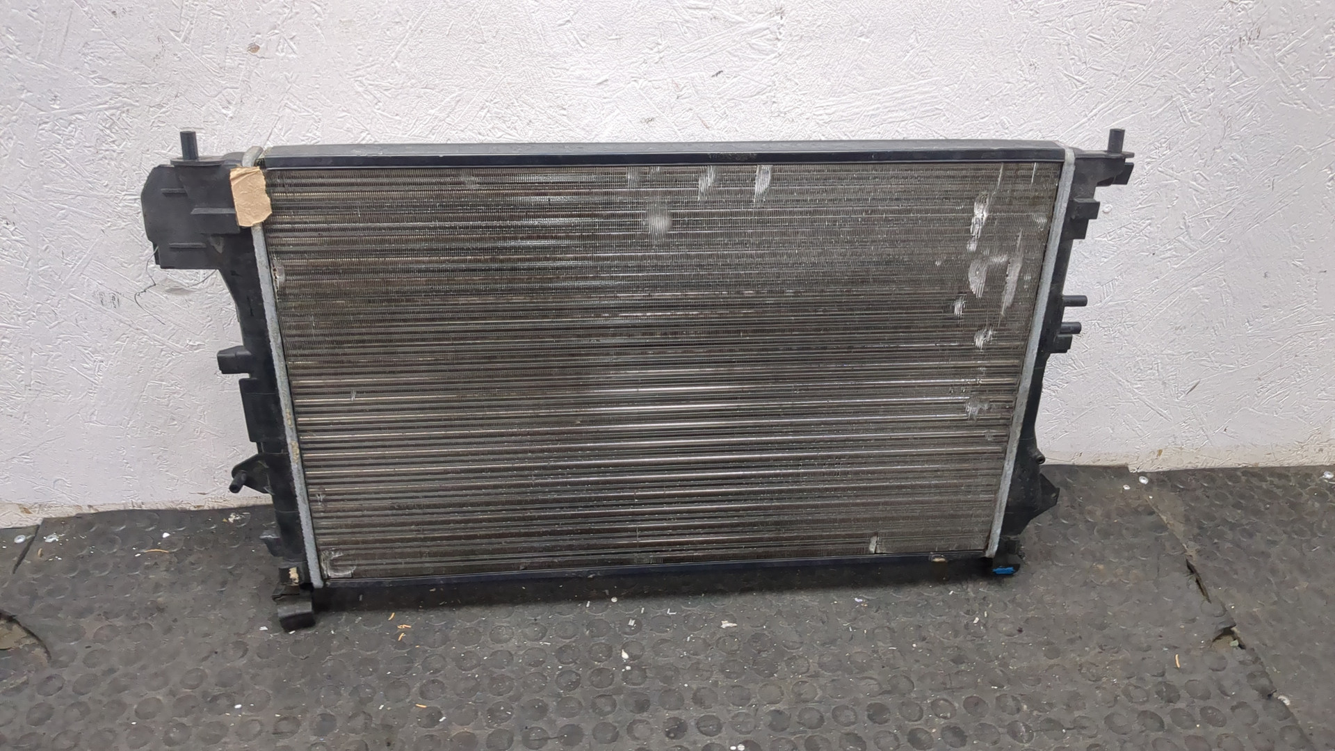 Радиатор охлаждения двигателя основной