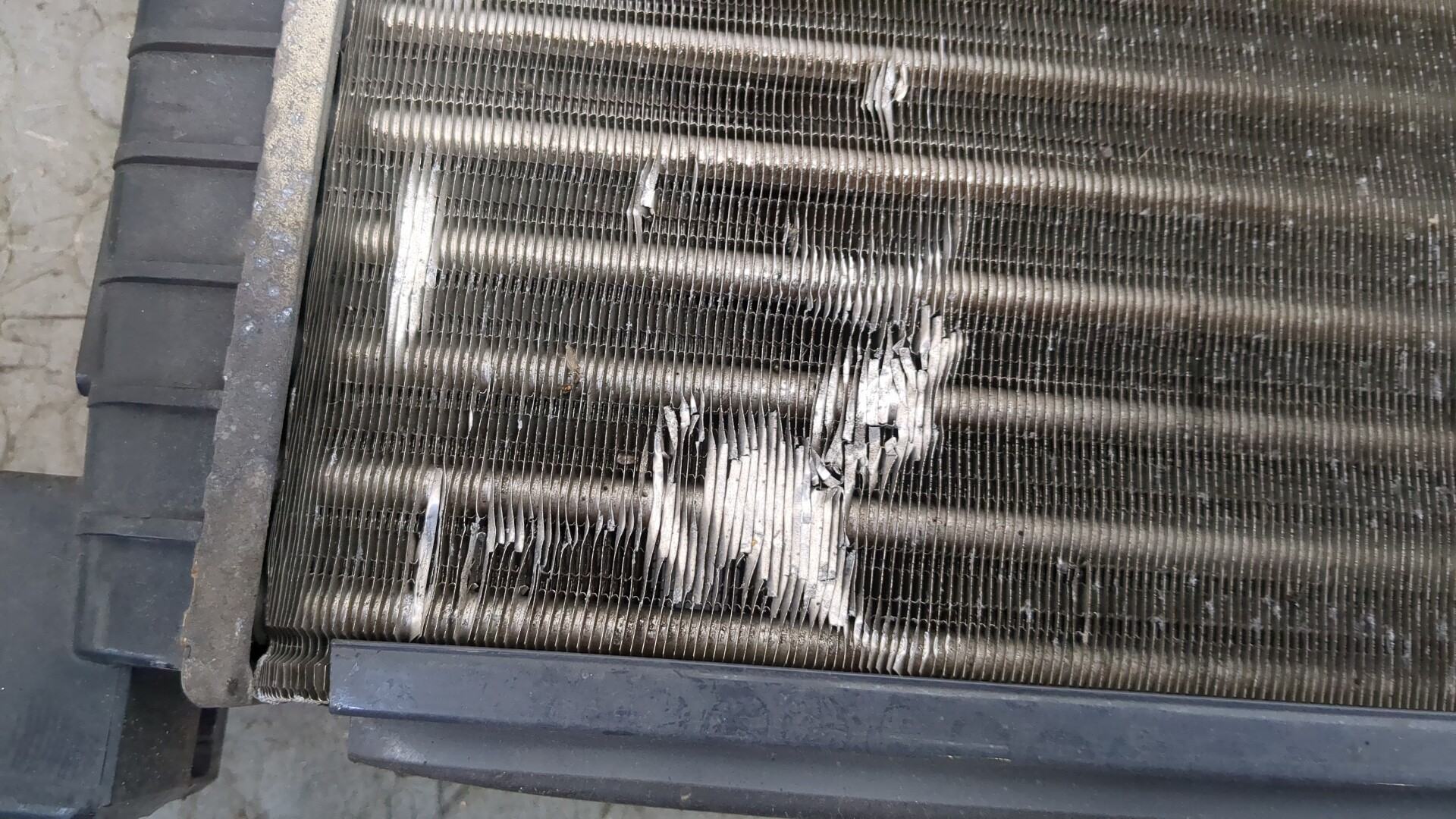 Радиатор охлаждения двигателя основной