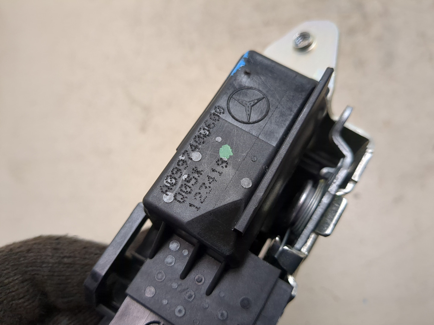 Замок багажника