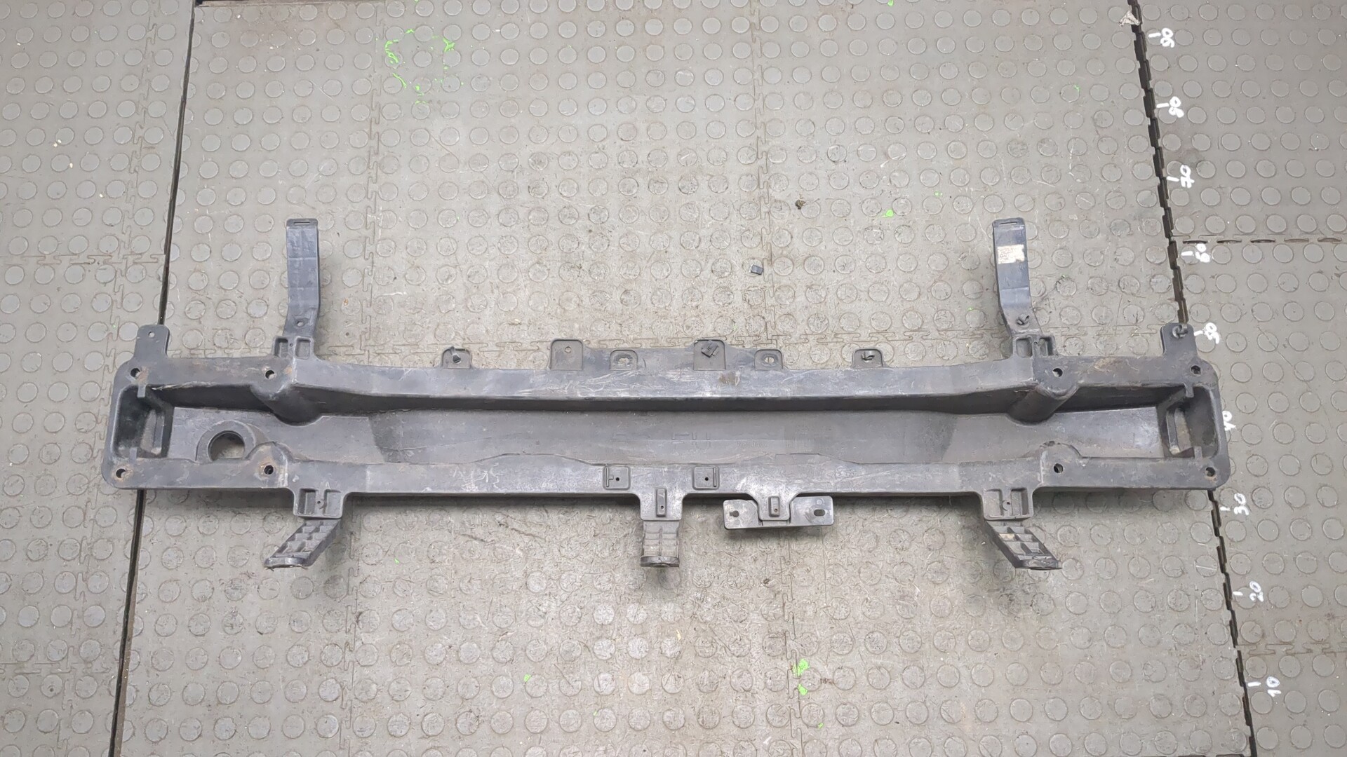 Усилитель заднего бампера