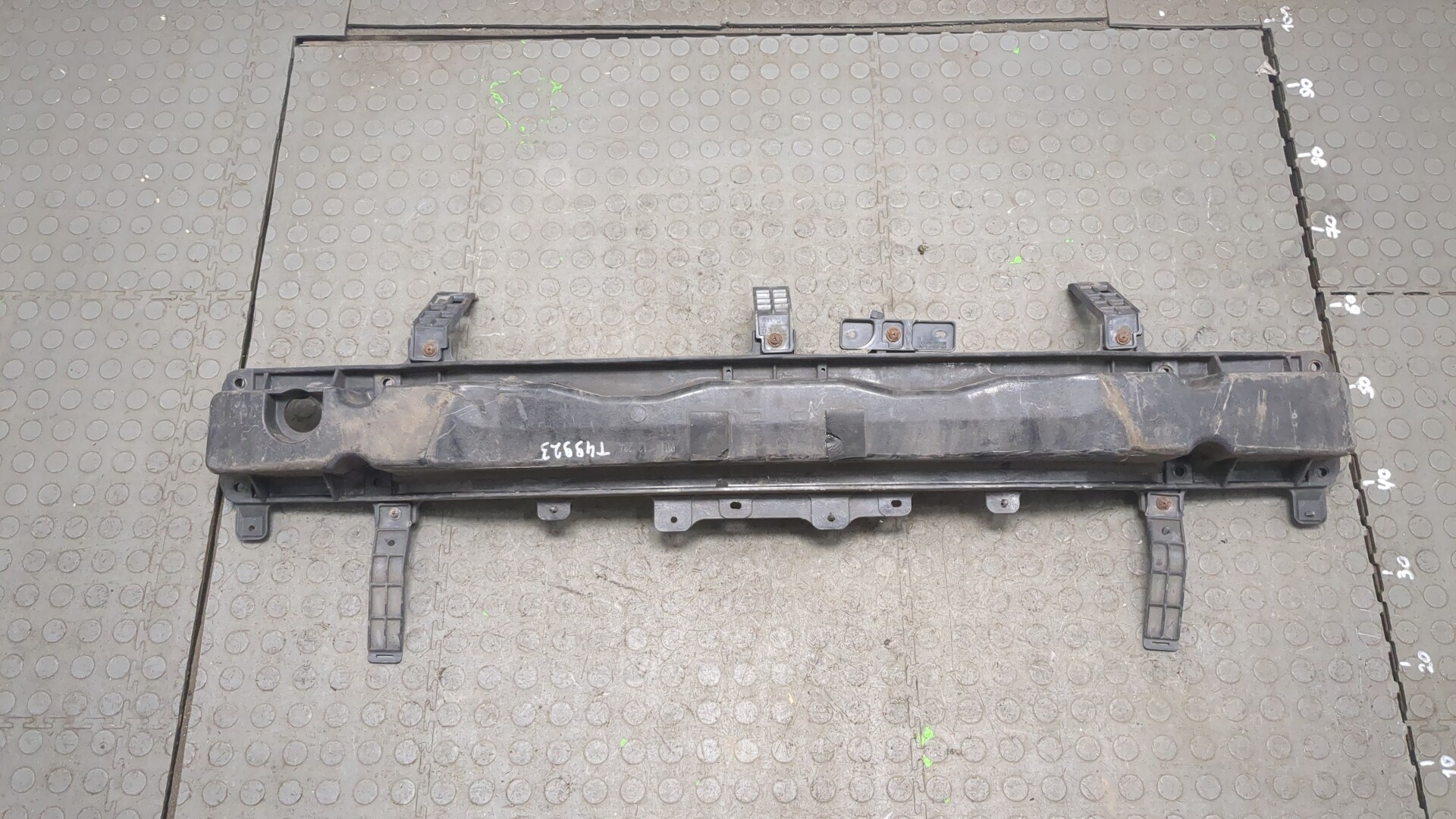 Усилитель заднего бампера