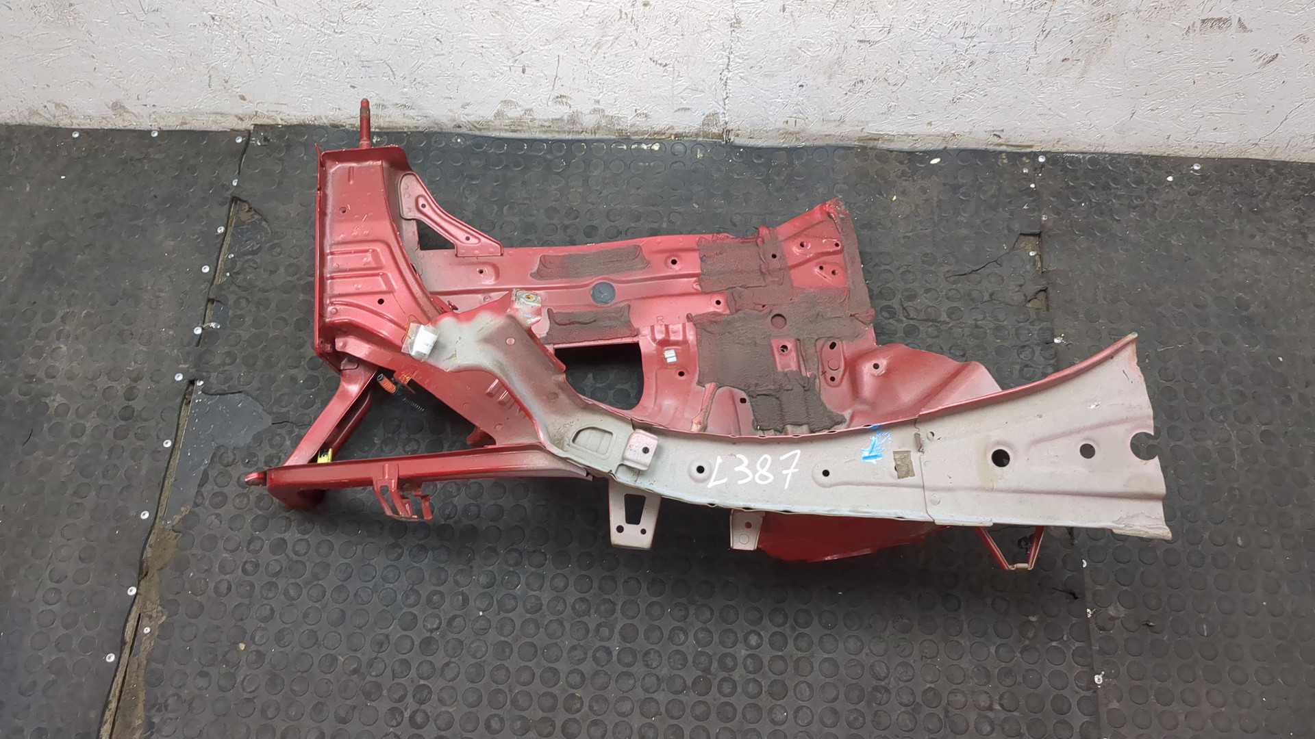 Лонжерон передний правый