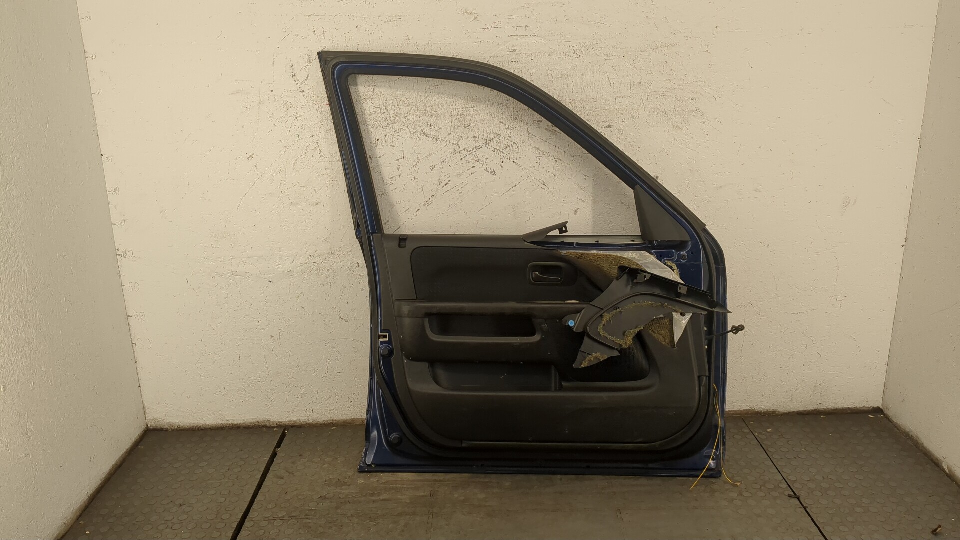 Дверь передняя левая