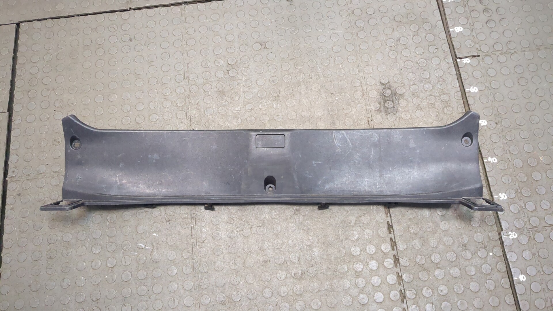 Обшивка багажника