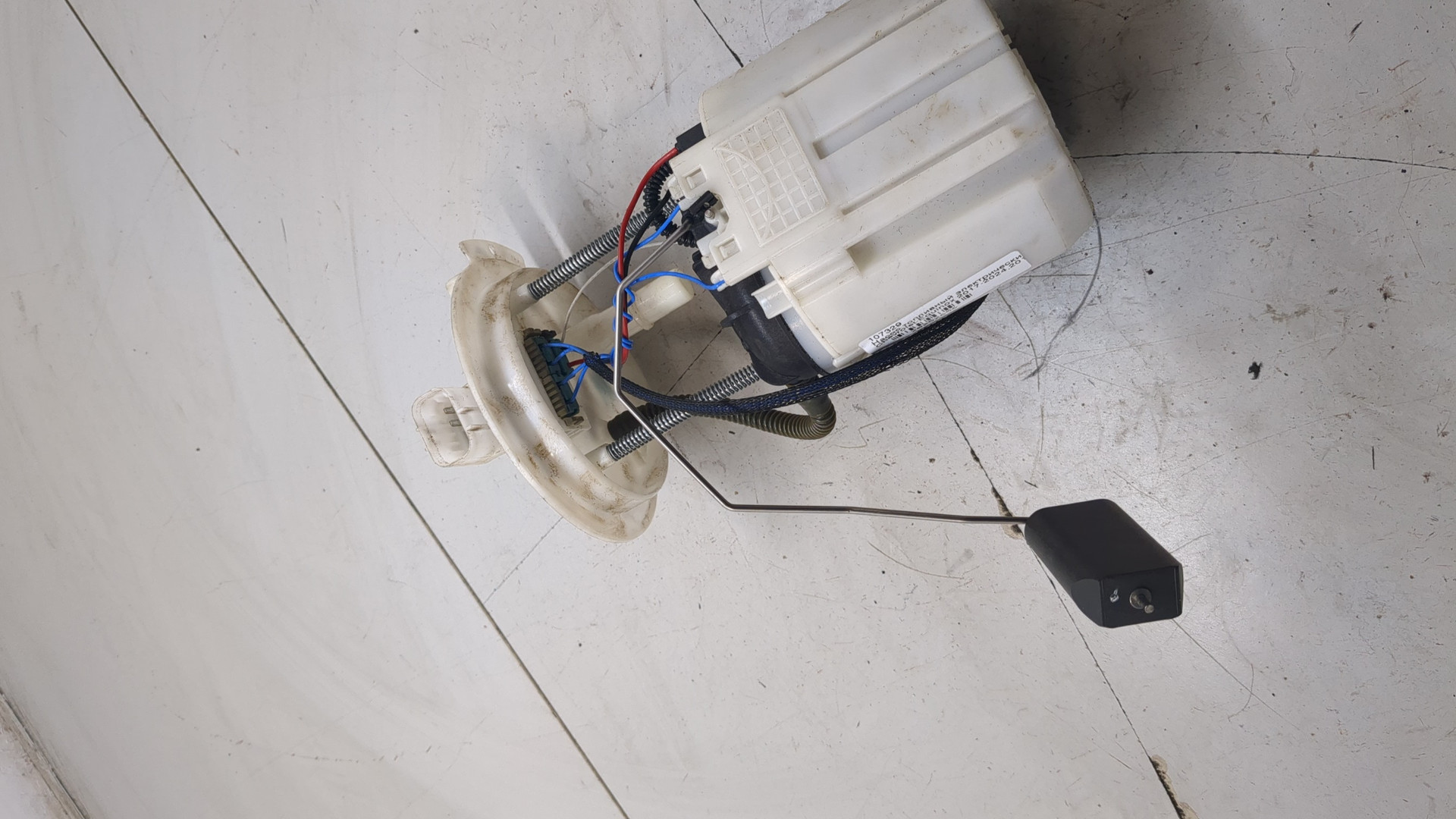 Насос топливный электрический