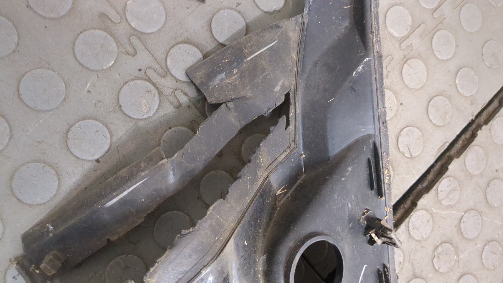 Решетка стеклоочистителей (Жабо)