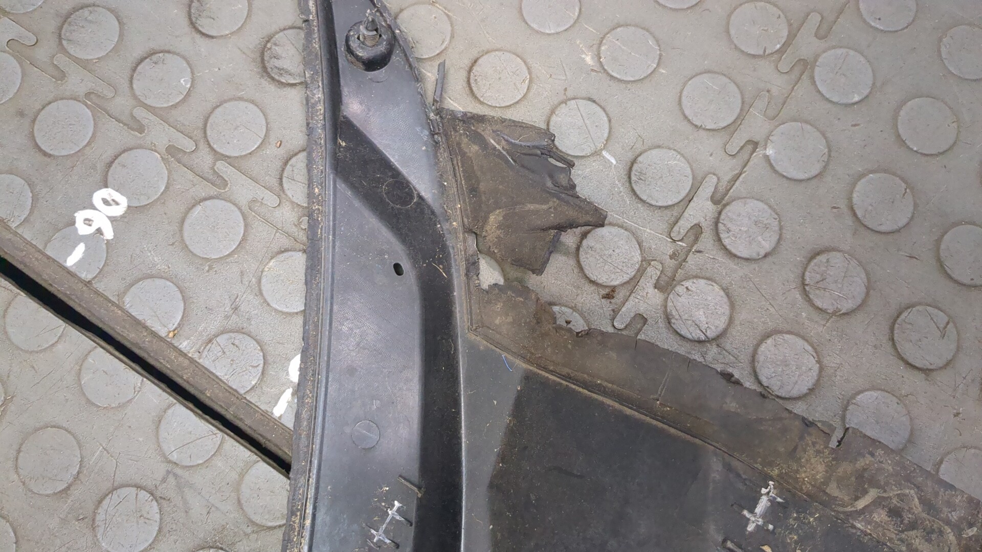 Решетка стеклоочистителей (Жабо)