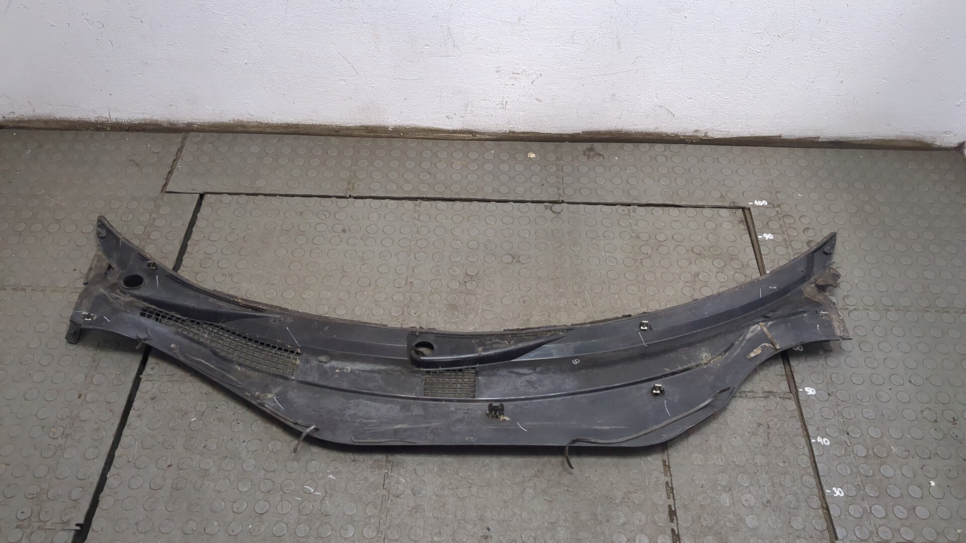 Решетка стеклоочистителей (Жабо)