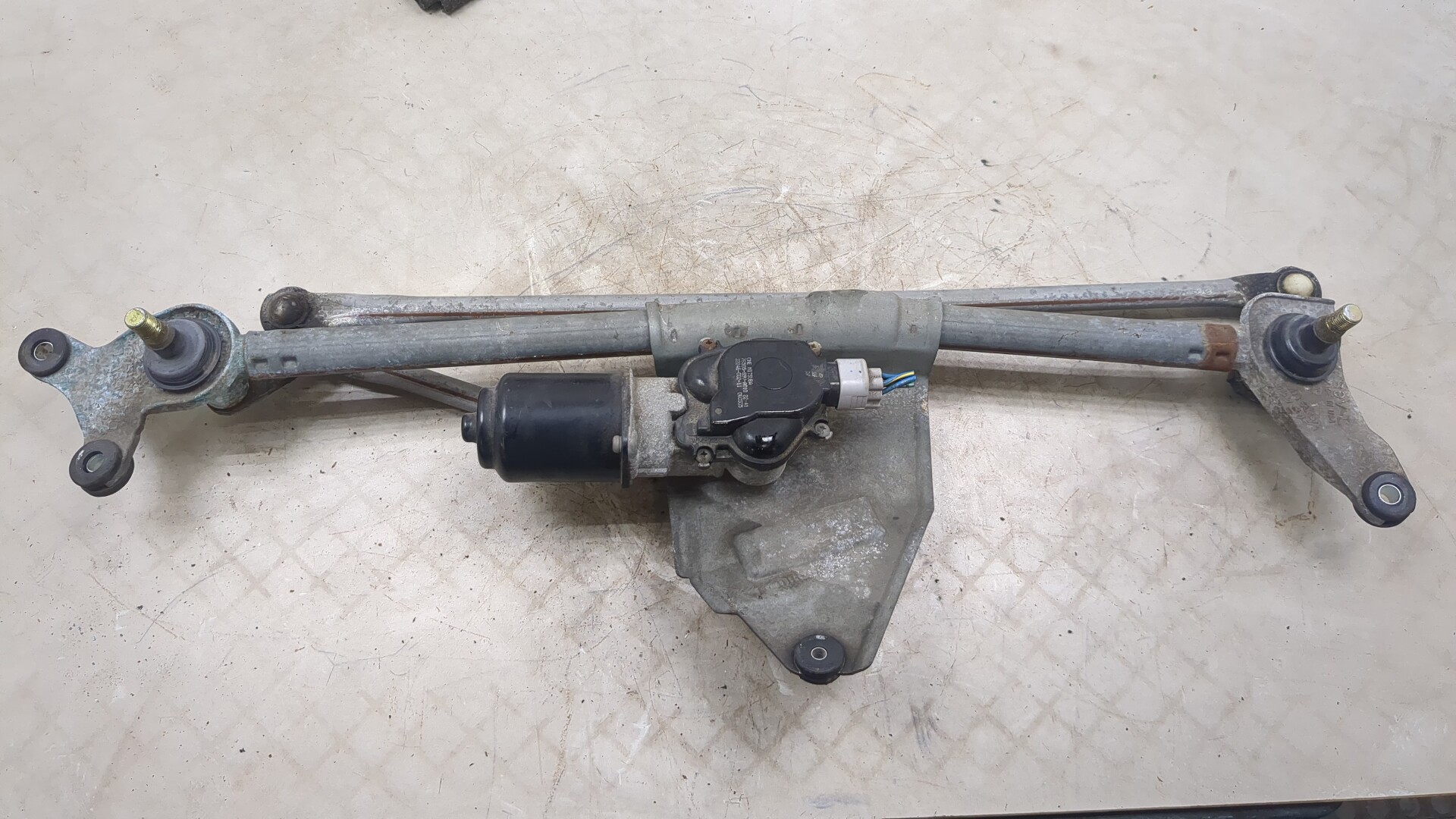 Трапеция стеклоочистителей