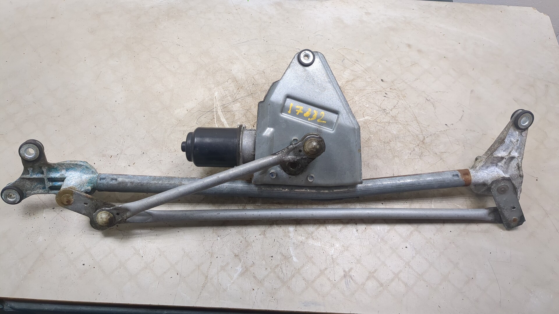 Трапеция стеклоочистителей