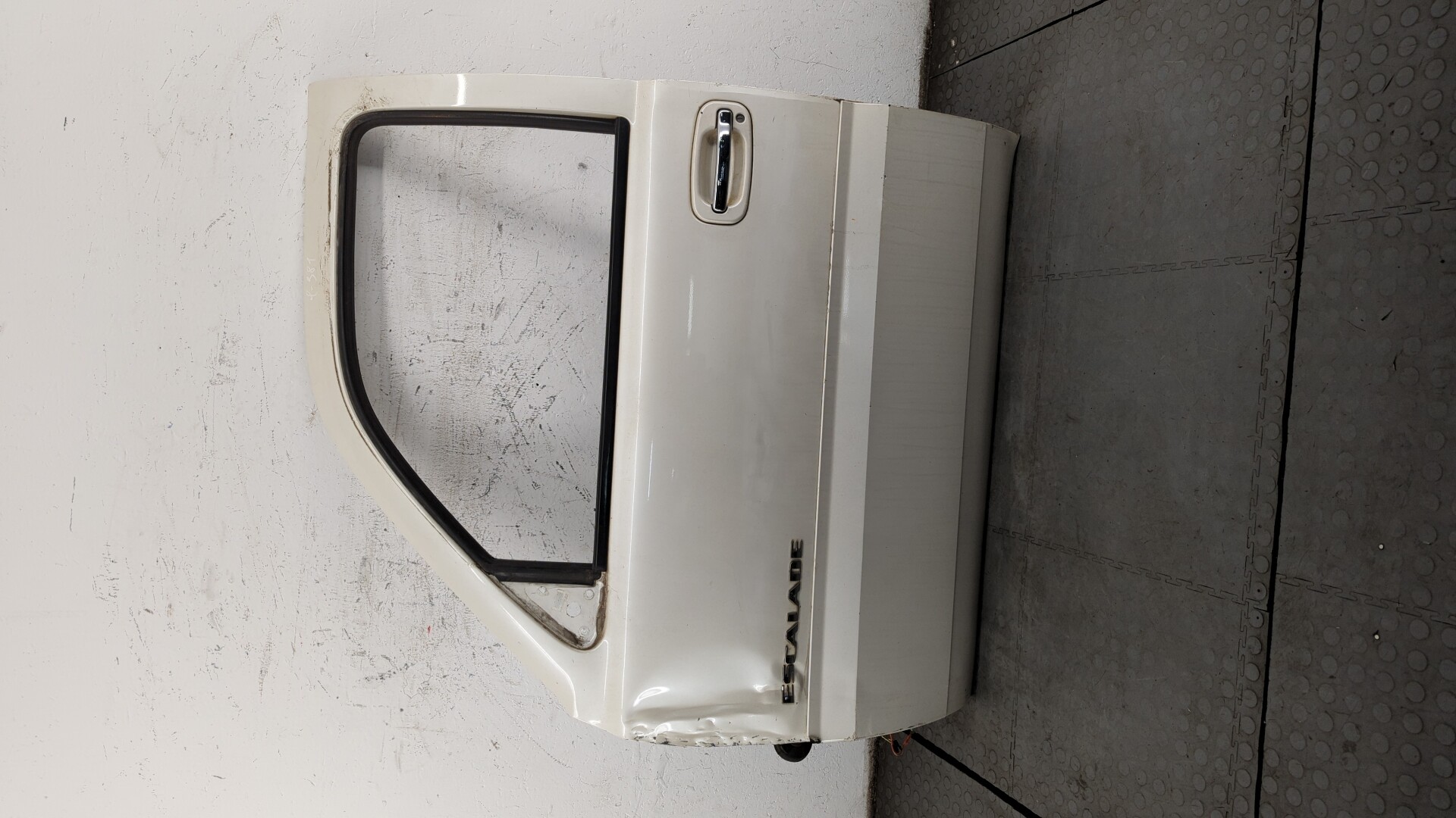 Дверь передняя левая