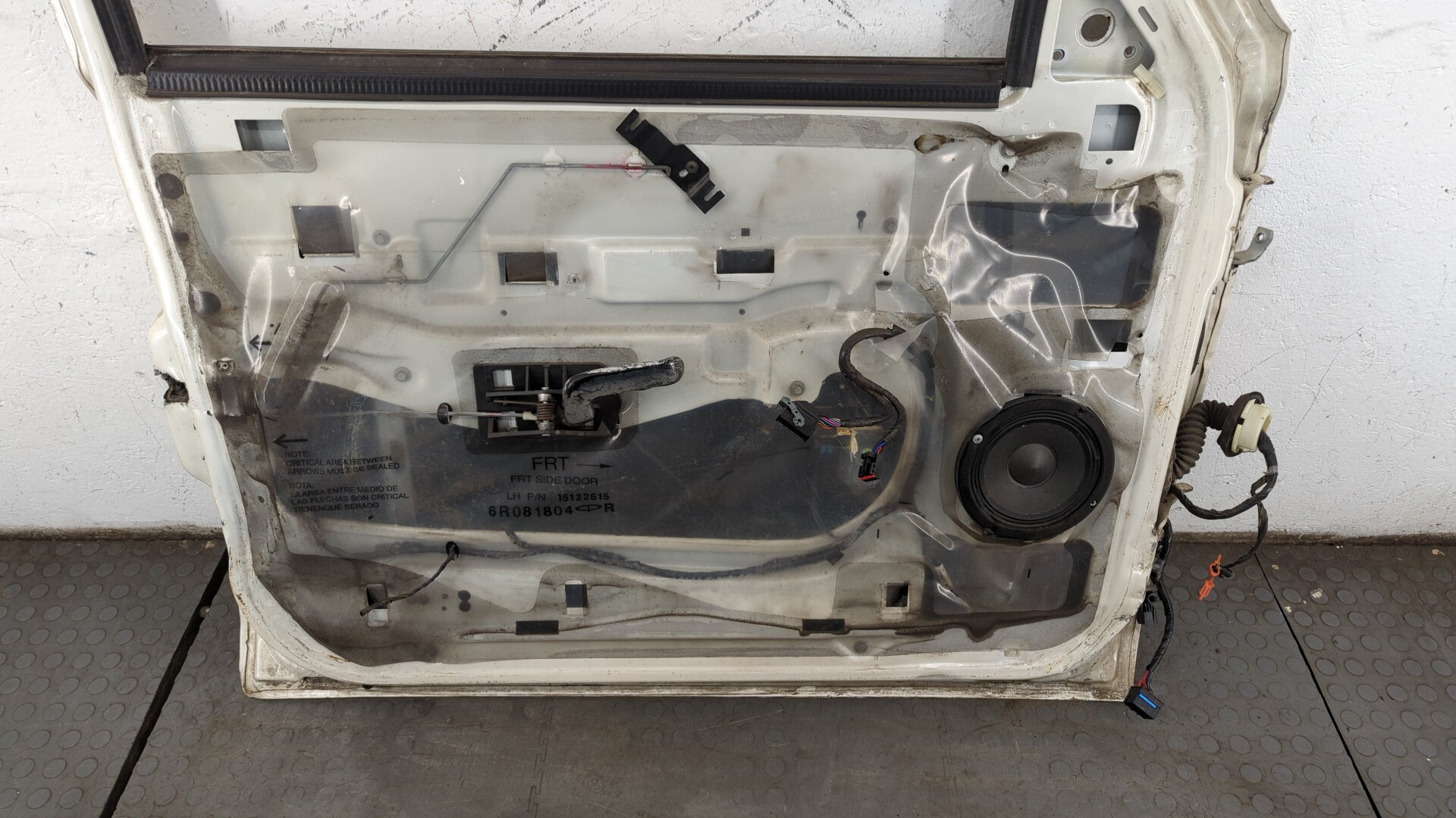 Дверь передняя левая