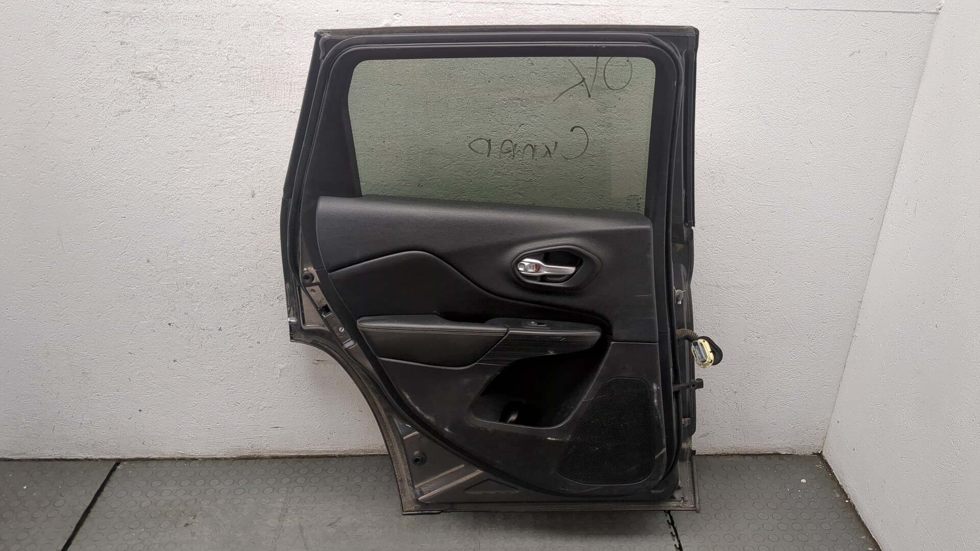 Дверь задняя левая