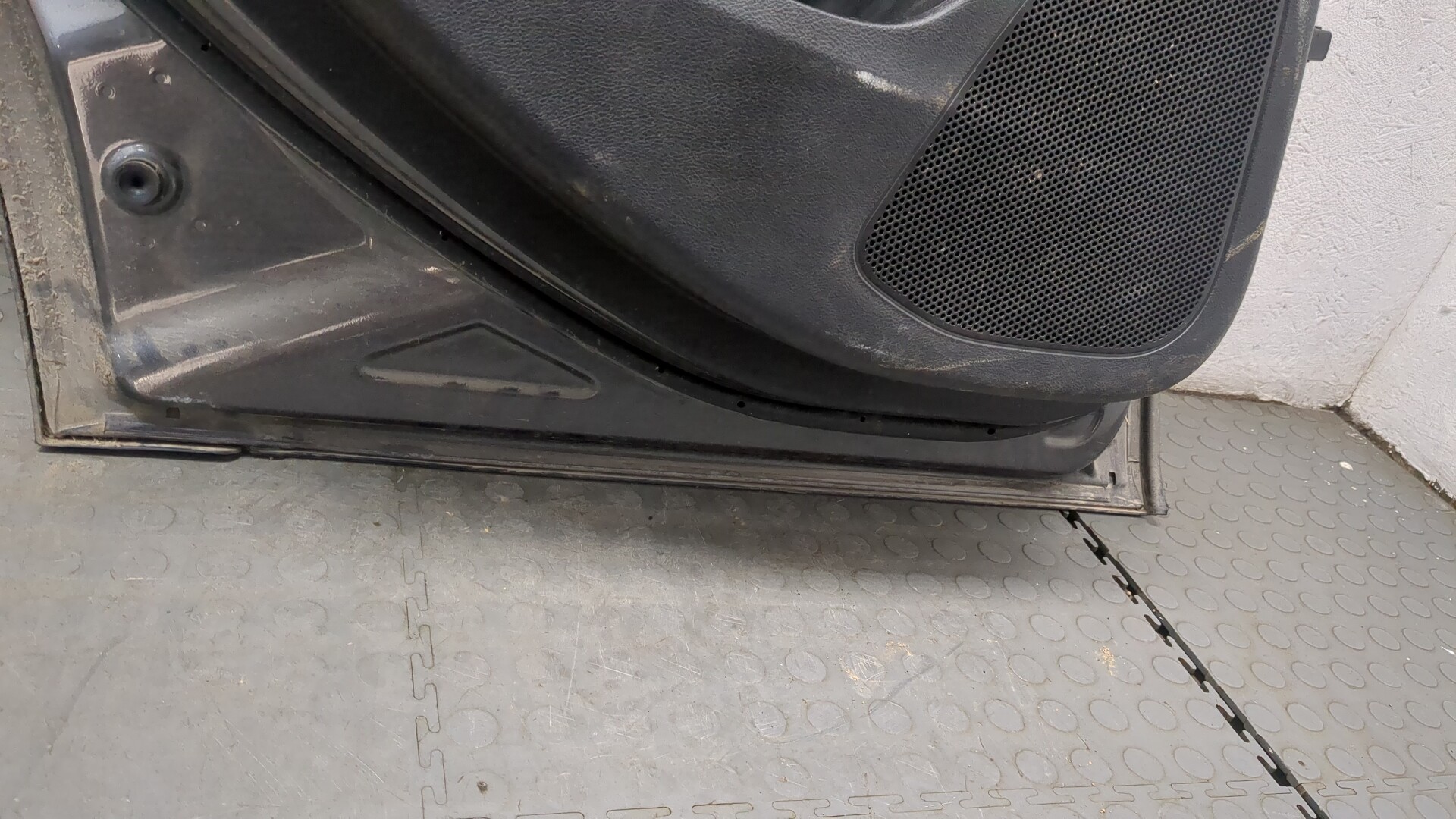 Дверь задняя левая