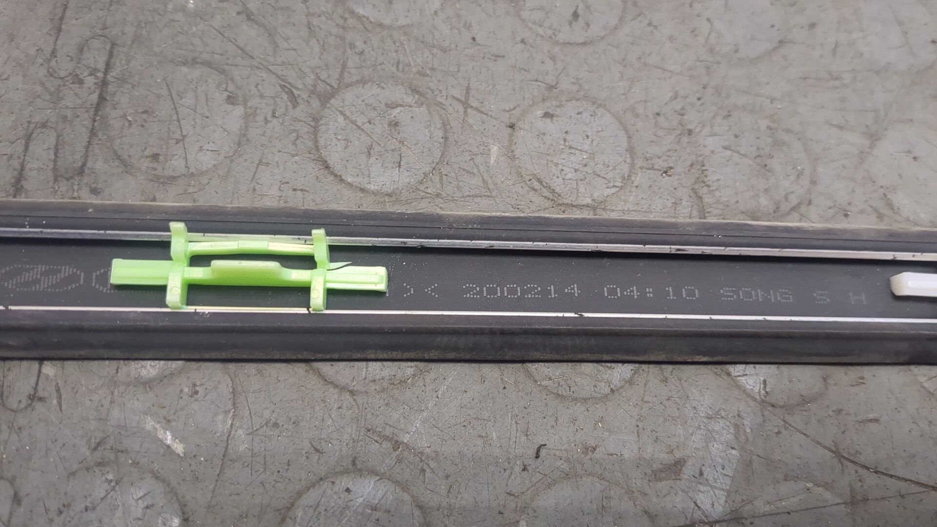 Молдинг крыши правый