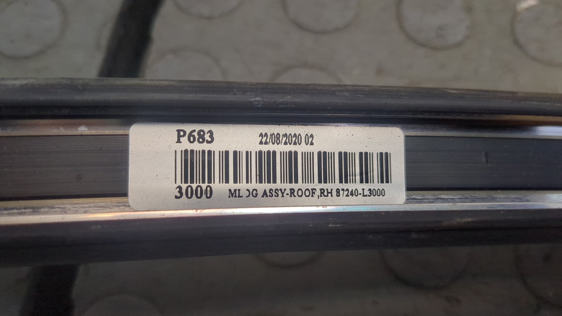 Молдинг крыши правый