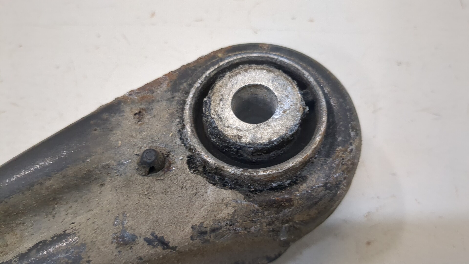 Рычаг задний