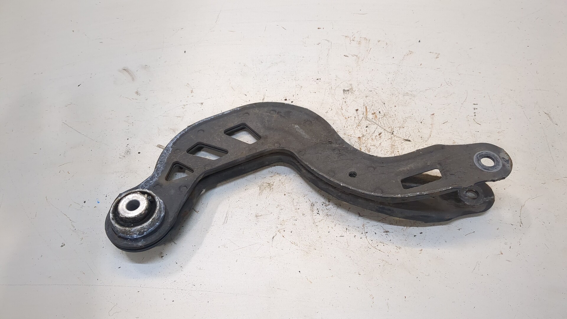 Рычаг задний