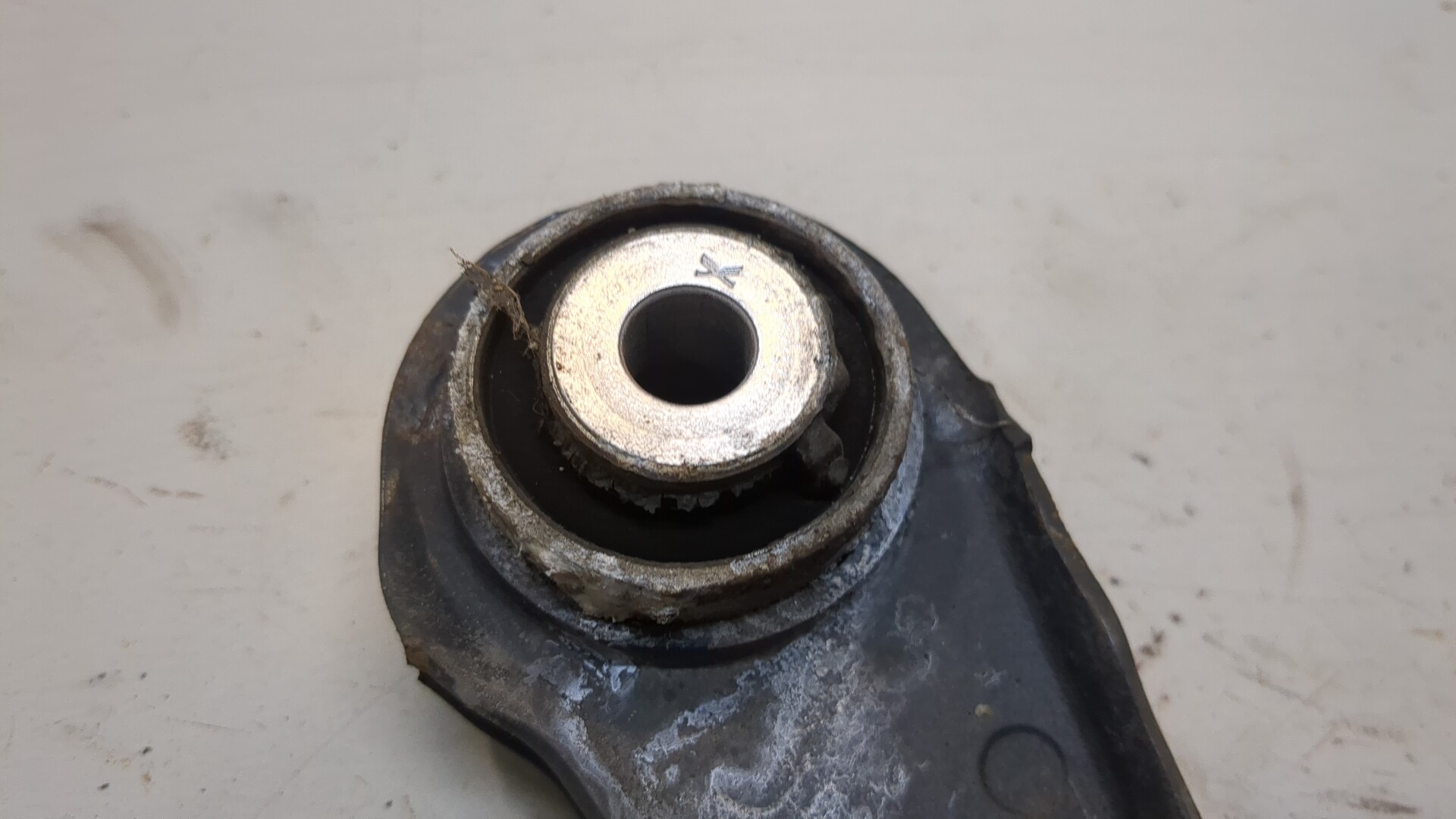 Рычаг задний