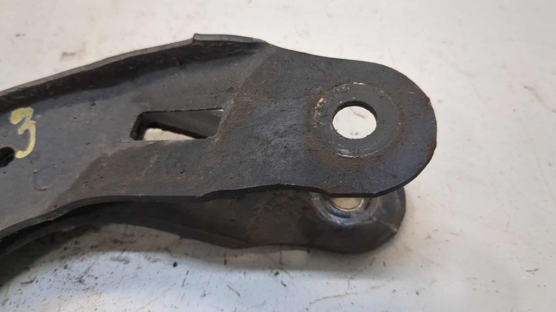 Рычаг задний