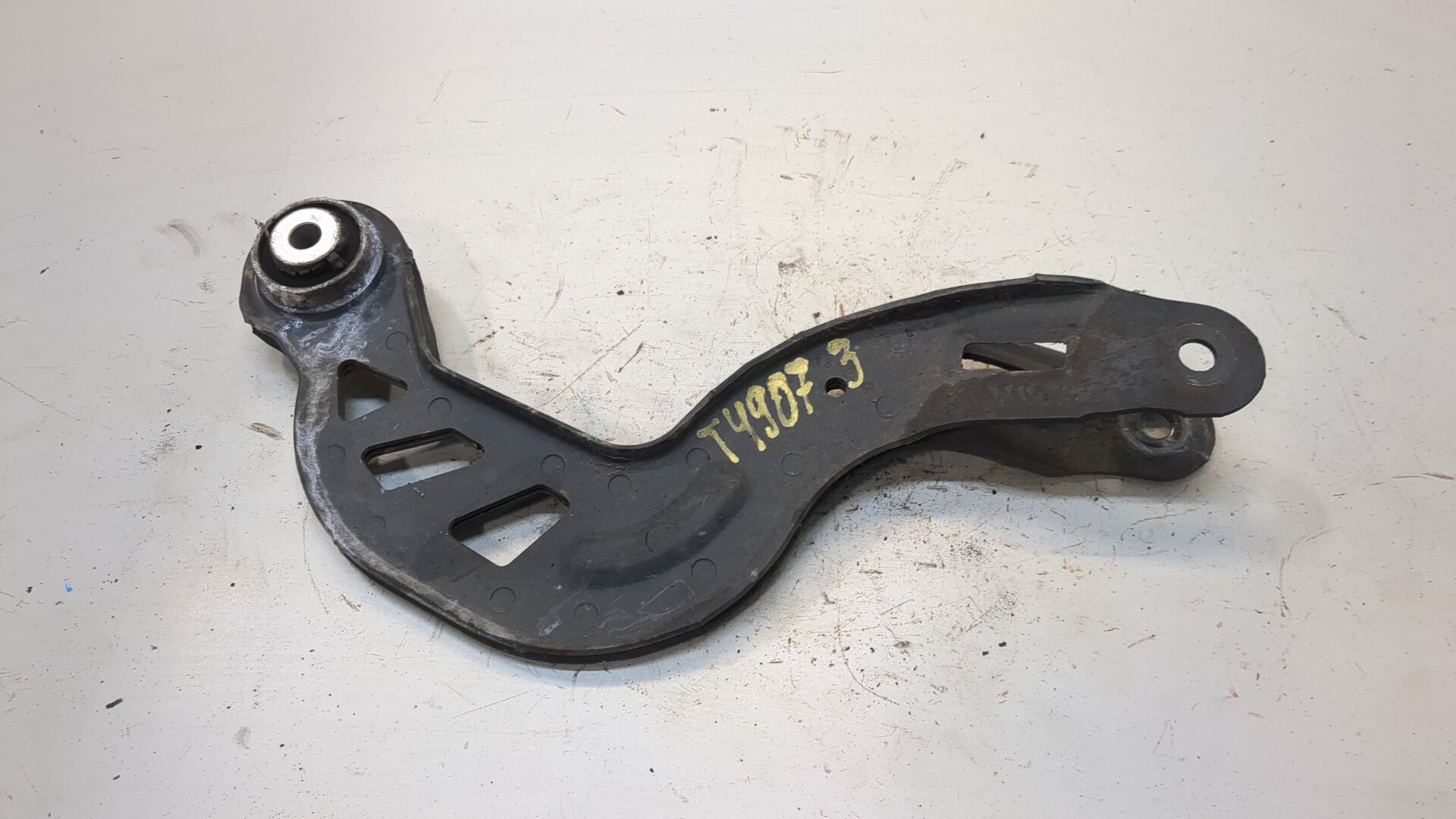 Рычаг задний